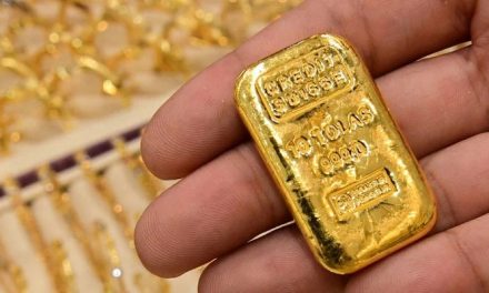 Gold price per ounce in the global market has dropped significantly
