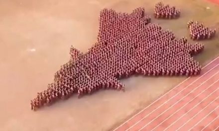 Spectacular display of parade by students in China