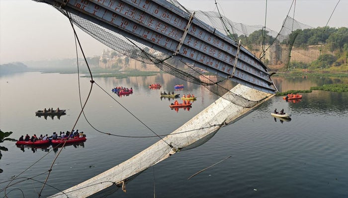Bridge collapse incident in India, 9 people from the company responsible for the maintenance of the bridge arrested