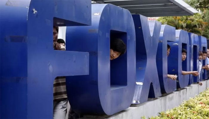 Workers protest, clashes outside the world’s largest iPhone factory in China