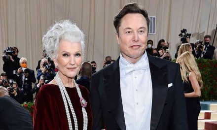 The statement against the son, Musk’s mother made the American host laugh out loud