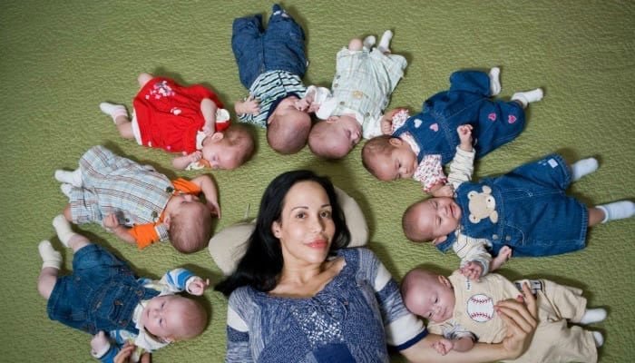 How are 8 children born simultaneously for the first time in the world?