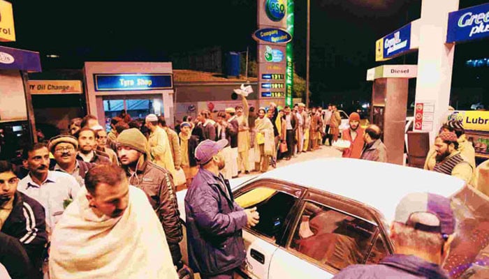Shortage of petroleum products in various cities of Punjab