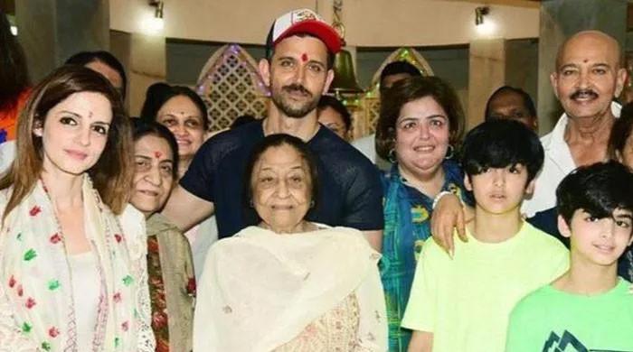 What activity did Hrithik and his family prefer on Holi instead of color and hemp?