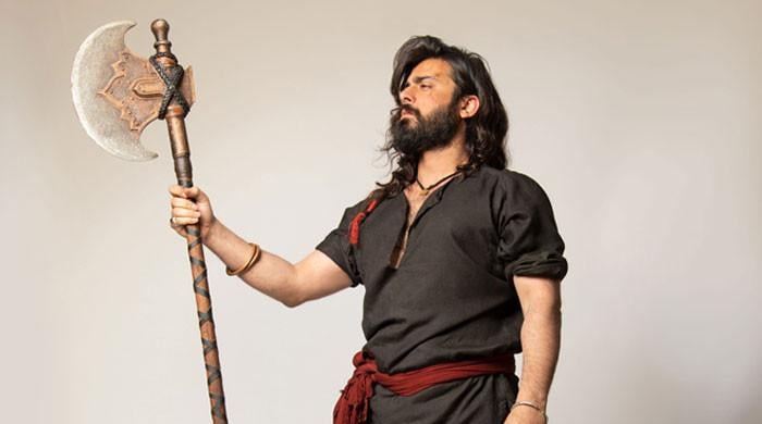 How many thousands of dollars was the Gandasa of the movie ‘The Legend of Mulajt’ auctioned?