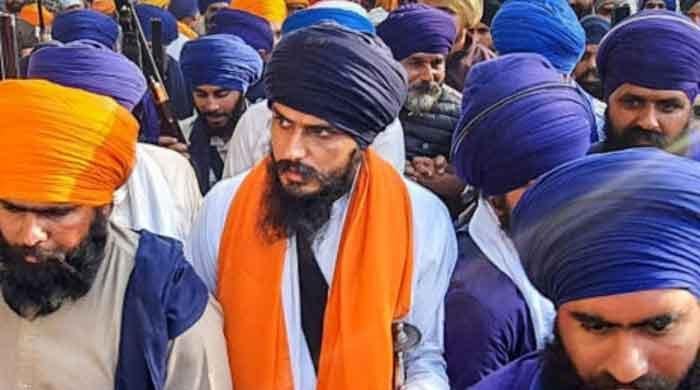 A major operation to arrest the Khalsa leader in Indian Punjab, Amrit Pal managed to escape