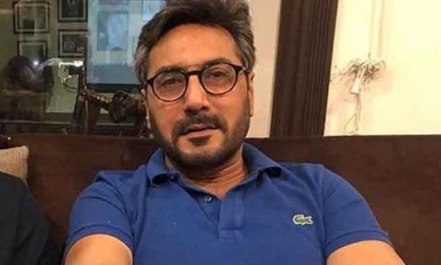 Adnan Siddiqui shared the video after seeing the moon
