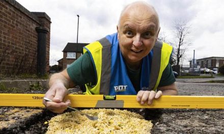 The British citizen filled the potholes with noodles to attract the attention of the government