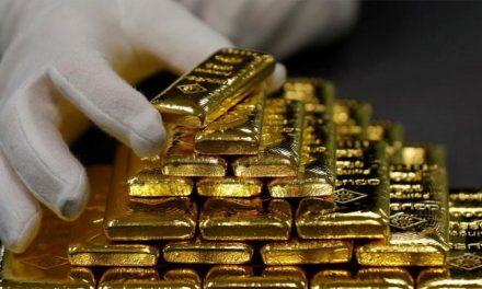 Gold became cheaper per tola in Pakistan
