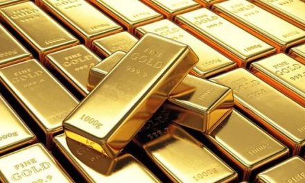 Gold has suddenly become expensive by hundreds of rupees per tola in the country